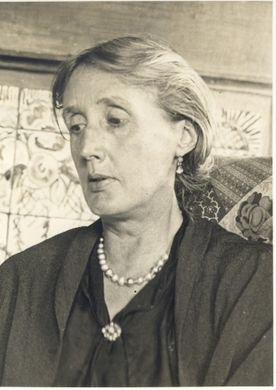 V Woolf older